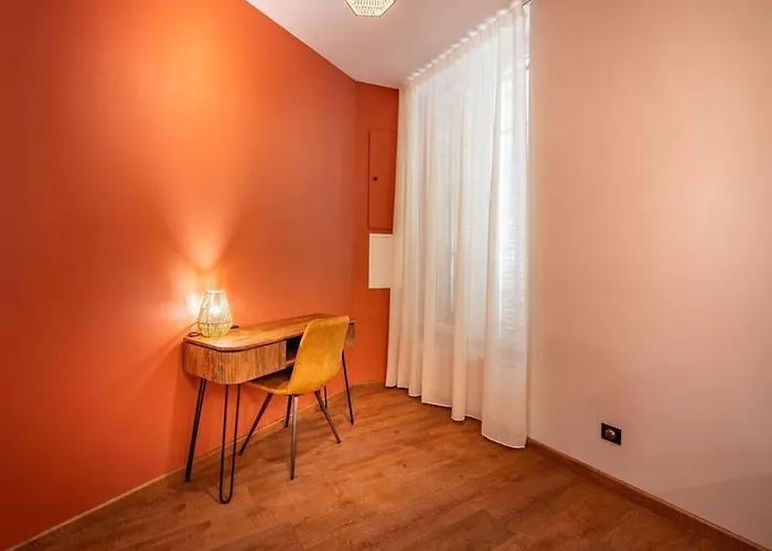 Proche Du Centre * エピナル